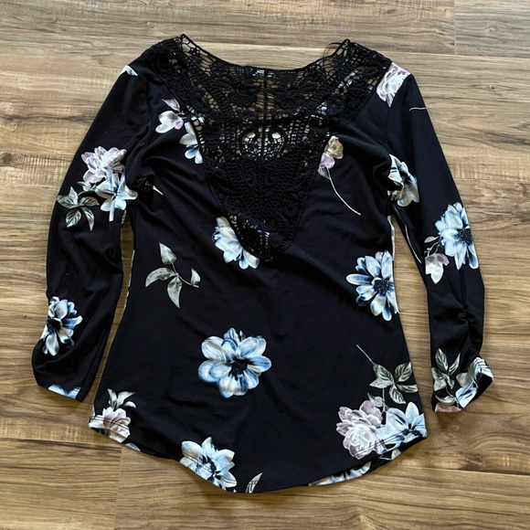 Soft 3/4 length sleeve top - Suzy Shier - Picture 2 of 3